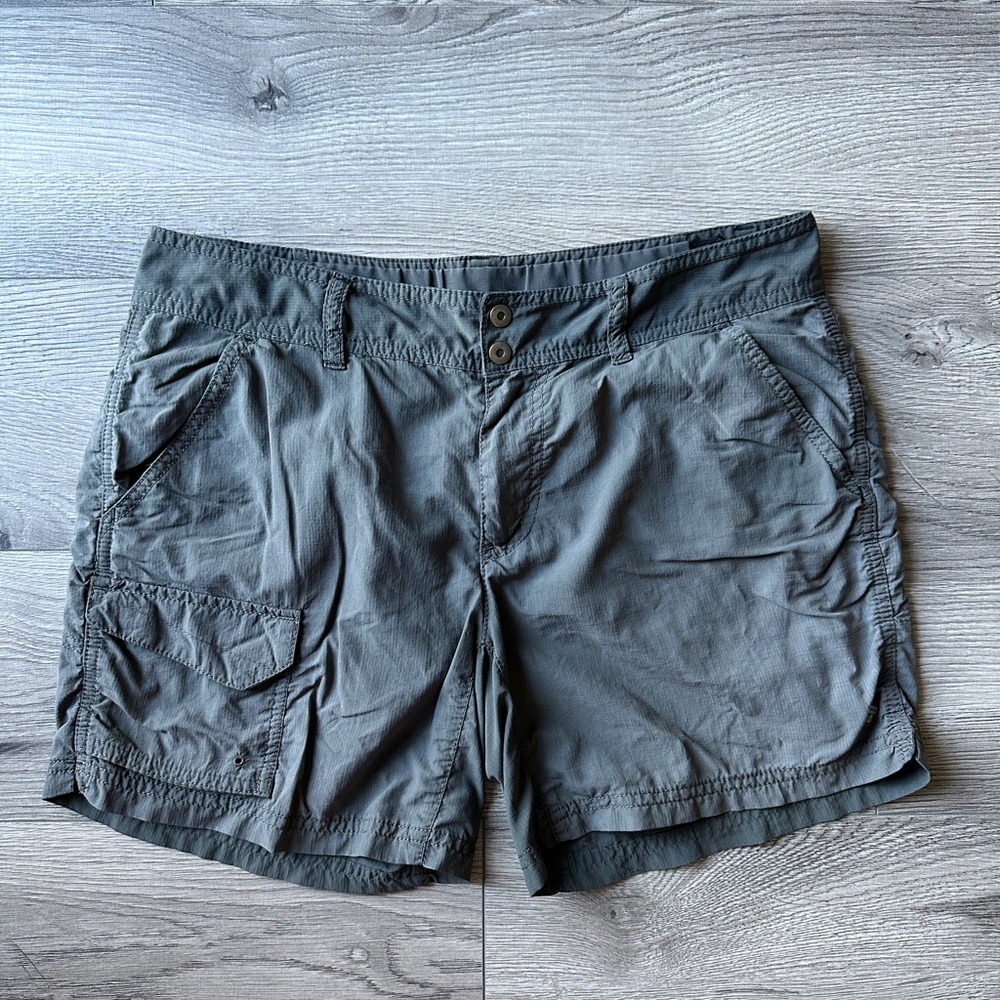 columbia omnishade grey hiking shorts size 8